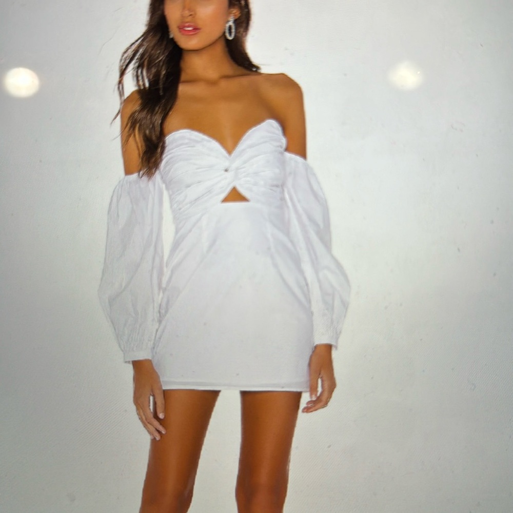 Superdown Flynn Rushed Sleeve Dress/white . Small.